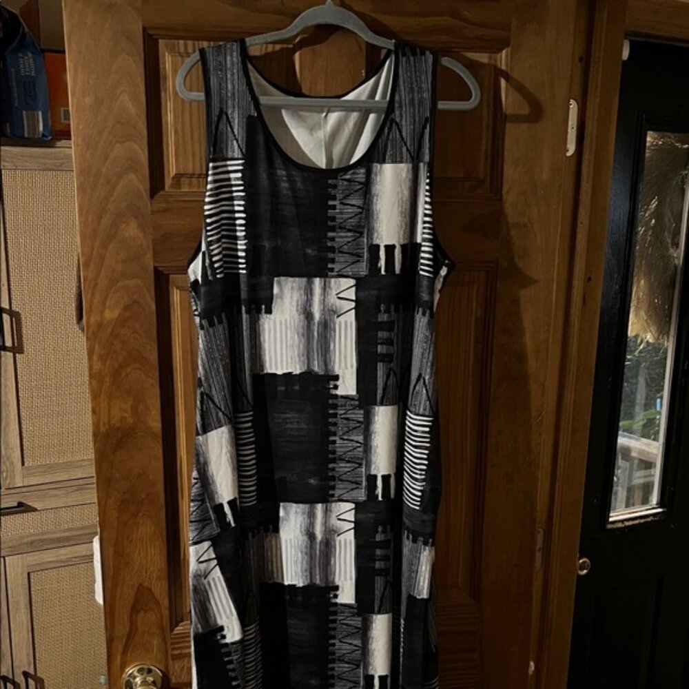 Black and White Geometric Women's Dress